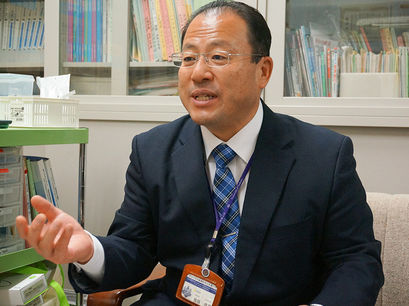 中学部主事　佐坂 佳晃 教諭