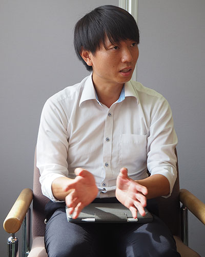 国語科教諭、校務学習システム担当、ICT教育担当
		下位翔大教諭