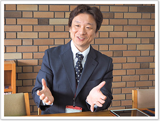 教務部長 鶴山 克郞 教諭