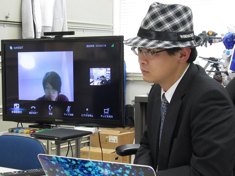 もともとMetaMoJi Noteユーザーだった北見紫織さん（奥の画面）は新潟から参加。