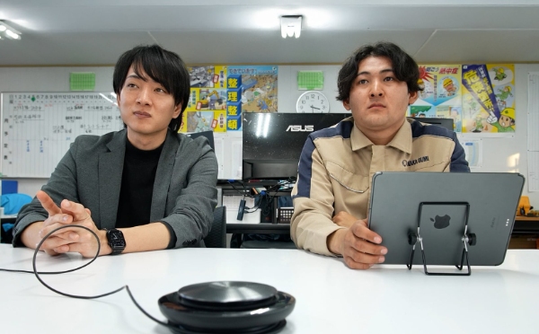 左：株式会社田中組　土木技術部 技術支援課 係長 兼 DX推進室プロジェクトリーダー髙橋 佑介氏　右：株式会社田中組　土木部　坂下 風舞氏
