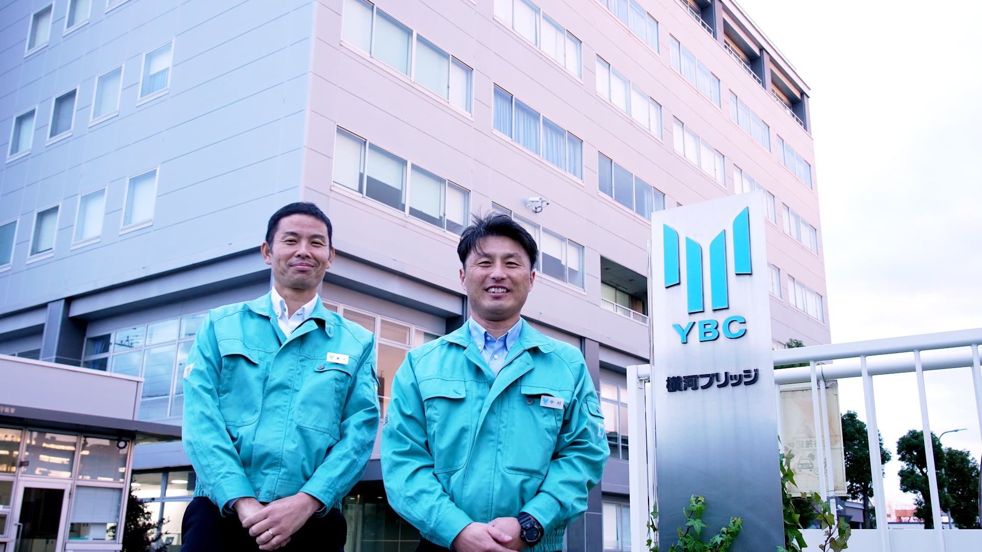 左:株式会社横河ブリッジ 大阪工事本部大阪工事第二部 部長 廣井宏治氏 右:株式会社横河ブリッジ 大阪工事本部大阪工事第二部 保全第一 課長 中村善之氏